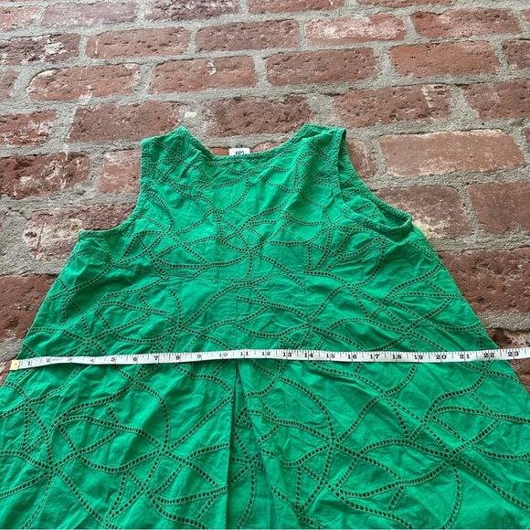 CAbi Cottagecore Gemma Green Eyelet Blouse Sleeveless Tank Top 5036 size medium - Picture 14 of 16